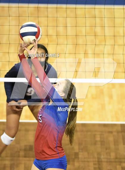 Thumbnail 3 in Columbine vs. Cherry Creek (CHSAA 5A Playoff) photogallery.