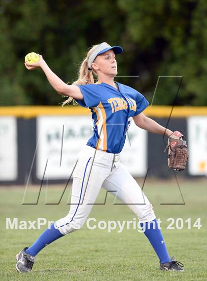 Thumbnail 3 in Tamalpais vs. Terra Linda (CIF NCS D3 Final) photogallery.