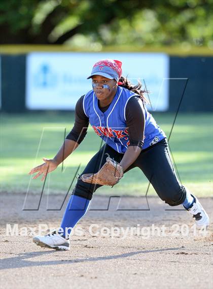 Thumbnail 3 in Tamalpais vs. Terra Linda (CIF NCS D3 Final) photogallery.