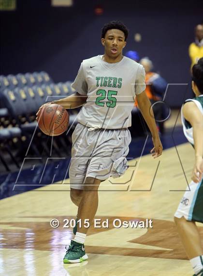 Thumbnail 3 in Sacred Heart Cathedral vs. Fremont photogallery.