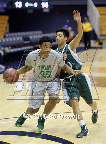 Thumbnail 1 in Sacred Heart Cathedral vs. Fremont photogallery.