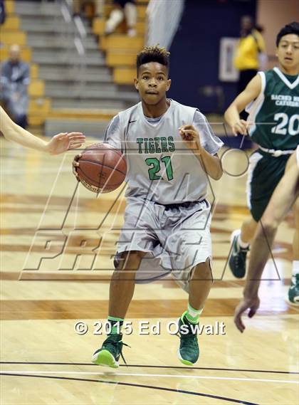 Thumbnail 3 in Sacred Heart Cathedral vs. Fremont photogallery.