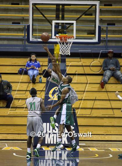 Thumbnail 2 in Sacred Heart Cathedral vs. Fremont photogallery.