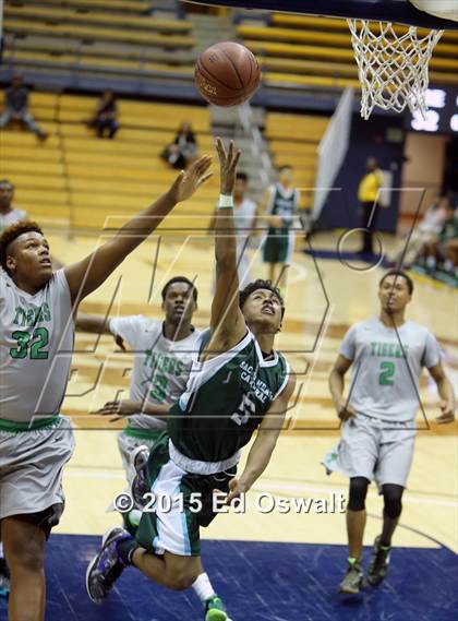 Thumbnail 3 in Sacred Heart Cathedral vs. Fremont photogallery.
