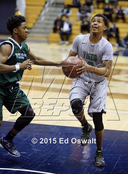 Thumbnail 3 in Sacred Heart Cathedral vs. Fremont photogallery.