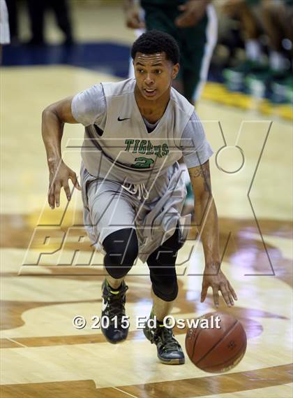 Thumbnail 3 in Sacred Heart Cathedral vs. Fremont photogallery.