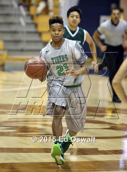 Thumbnail 2 in Sacred Heart Cathedral vs. Fremont photogallery.