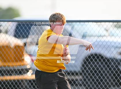 Thumbnail 2 in IHSAA Sectional 17 (Shot Put) photogallery.