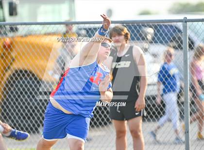Thumbnail 1 in IHSAA Sectional 17 (Shot Put) photogallery.