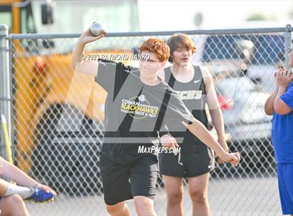 Thumbnail 3 in IHSAA Sectional 17 (Shot Put) photogallery.