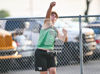 Thumbnail 1 in IHSAA Sectional 17 (Shot Put) photogallery.