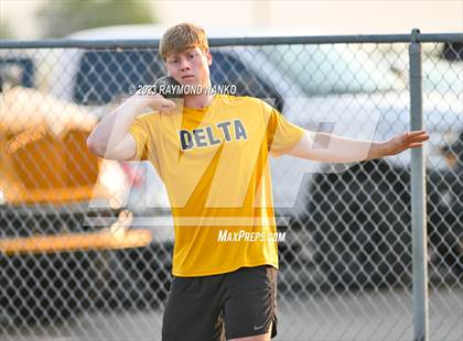 Thumbnail 3 in IHSAA Sectional 17 (Shot Put) photogallery.