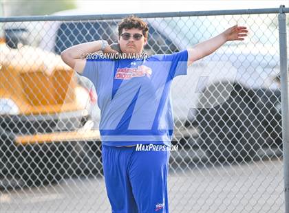 Thumbnail 2 in IHSAA Sectional 17 (Shot Put) photogallery.