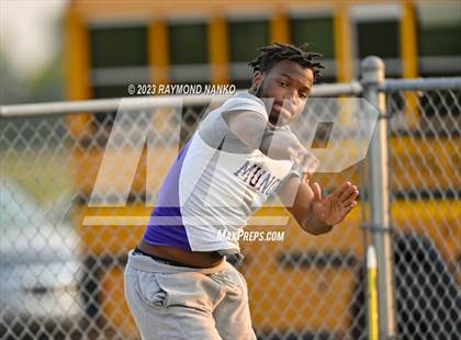 Thumbnail 3 in IHSAA Sectional 17 (Shot Put) photogallery.
