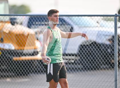 Thumbnail 3 in IHSAA Sectional 17 (Shot Put) photogallery.