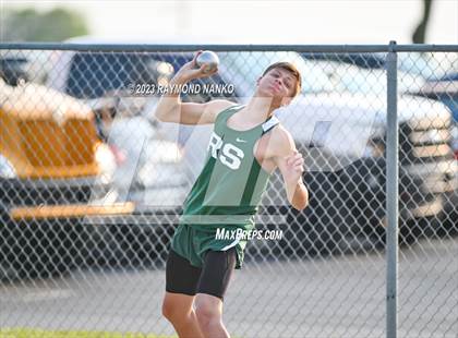 Thumbnail 3 in IHSAA Sectional 17 (Shot Put) photogallery.
