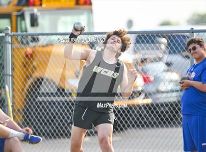 Thumbnail 2 in IHSAA Sectional 17 (Shot Put) photogallery.