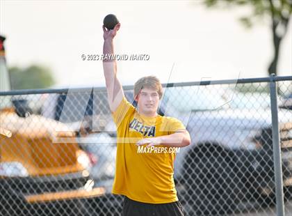 Thumbnail 2 in IHSAA Sectional 17 (Shot Put) photogallery.