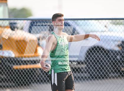 Thumbnail 2 in IHSAA Sectional 17 (Shot Put) photogallery.