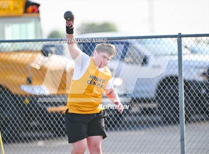 Thumbnail 3 in IHSAA Sectional 17 (Shot Put) photogallery.