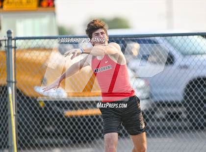 Thumbnail 1 in IHSAA Sectional 17 (Shot Put) photogallery.