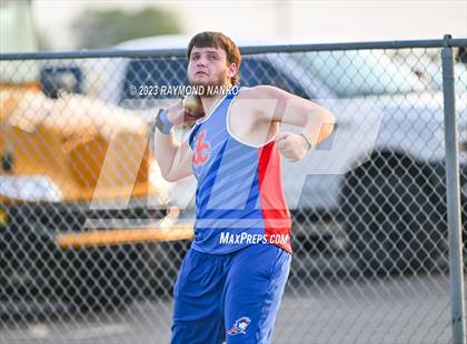 Thumbnail 3 in IHSAA Sectional 17 (Shot Put) photogallery.