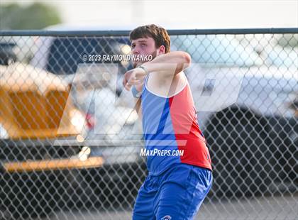 Thumbnail 2 in IHSAA Sectional 17 (Shot Put) photogallery.