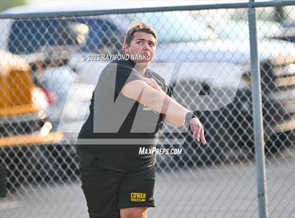 Thumbnail 1 in IHSAA Sectional 17 (Shot Put) photogallery.