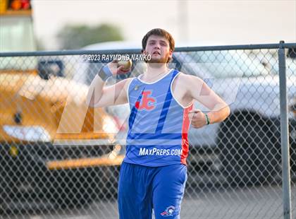 Thumbnail 1 in IHSAA Sectional 17 (Shot Put) photogallery.
