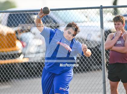 Thumbnail 3 in IHSAA Sectional 17 (Shot Put) photogallery.