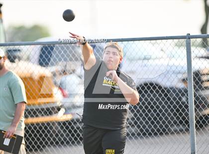 Thumbnail 1 in IHSAA Sectional 17 (Shot Put) photogallery.