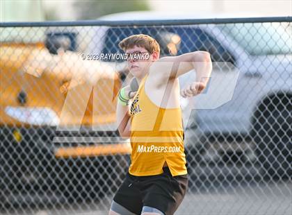 Thumbnail 2 in IHSAA Sectional 17 (Shot Put) photogallery.