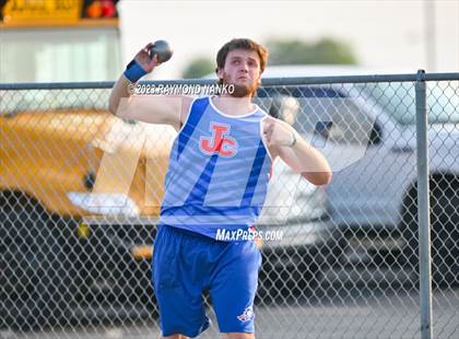 Thumbnail 3 in IHSAA Sectional 17 (Shot Put) photogallery.