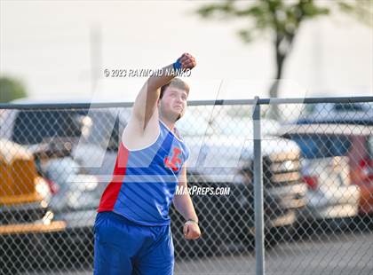 Thumbnail 2 in IHSAA Sectional 17 (Shot Put) photogallery.