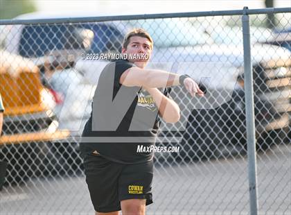 Thumbnail 2 in IHSAA Sectional 17 (Shot Put) photogallery.