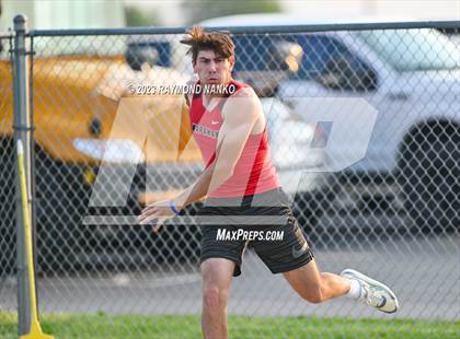 Thumbnail 1 in IHSAA Sectional 17 (Shot Put) photogallery.