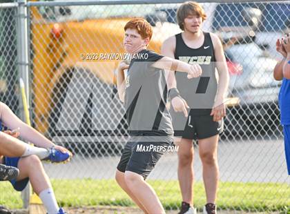 Thumbnail 1 in IHSAA Sectional 17 (Shot Put) photogallery.