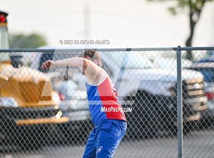 Thumbnail 1 in IHSAA Sectional 17 (Shot Put) photogallery.