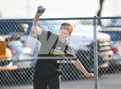Thumbnail 3 in IHSAA Sectional 17 (Shot Put) photogallery.