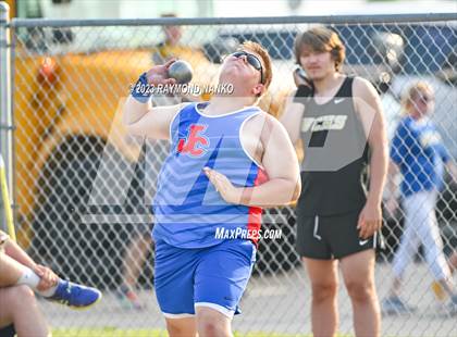 Thumbnail 1 in IHSAA Sectional 17 (Shot Put) photogallery.