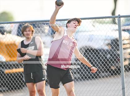 Thumbnail 1 in IHSAA Sectional 17 (Shot Put) photogallery.