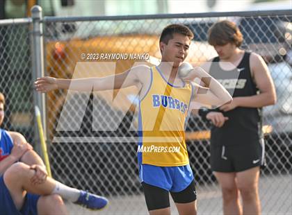 Thumbnail 2 in IHSAA Sectional 17 (Shot Put) photogallery.