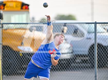 Thumbnail 2 in IHSAA Sectional 17 (Shot Put) photogallery.