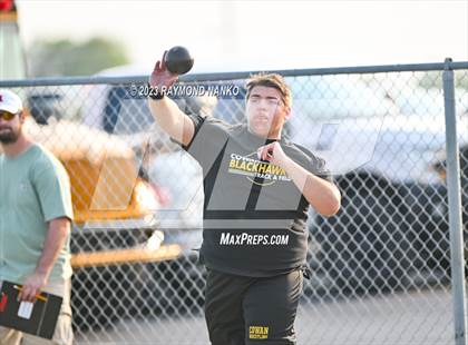 Thumbnail 3 in IHSAA Sectional 17 (Shot Put) photogallery.