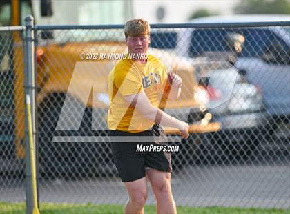 Thumbnail 1 in IHSAA Sectional 17 (Shot Put) photogallery.