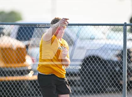 Thumbnail 1 in IHSAA Sectional 17 (Shot Put) photogallery.