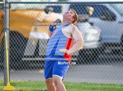Thumbnail 2 in IHSAA Sectional 17 (Shot Put) photogallery.