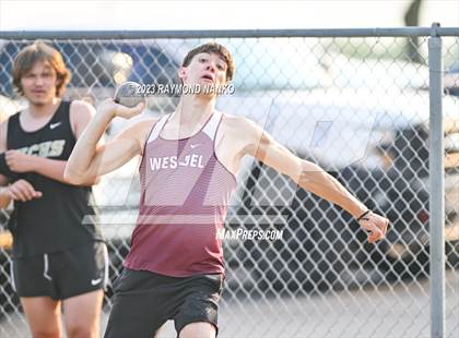Thumbnail 2 in IHSAA Sectional 17 (Shot Put) photogallery.