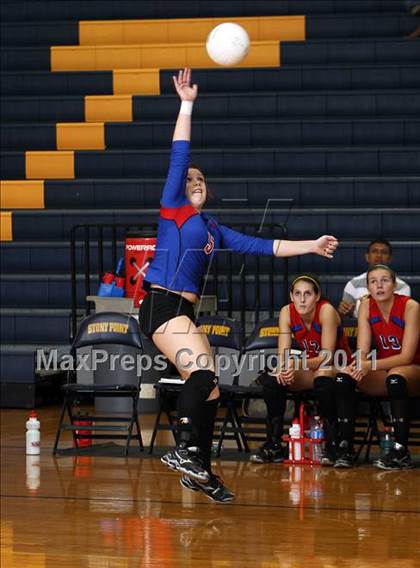 Thumbnail 1 in Cedar Park vs Midwy photogallery.
