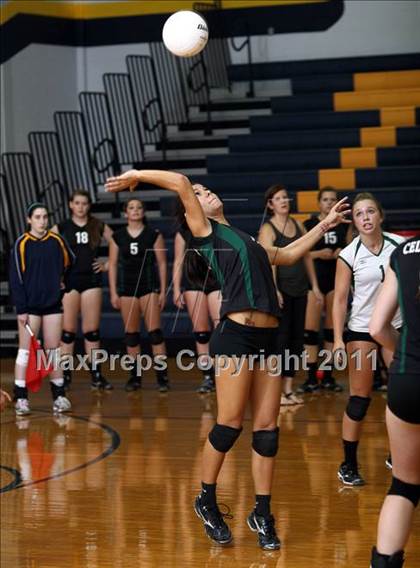 Thumbnail 1 in Cedar Park vs Midwy photogallery.